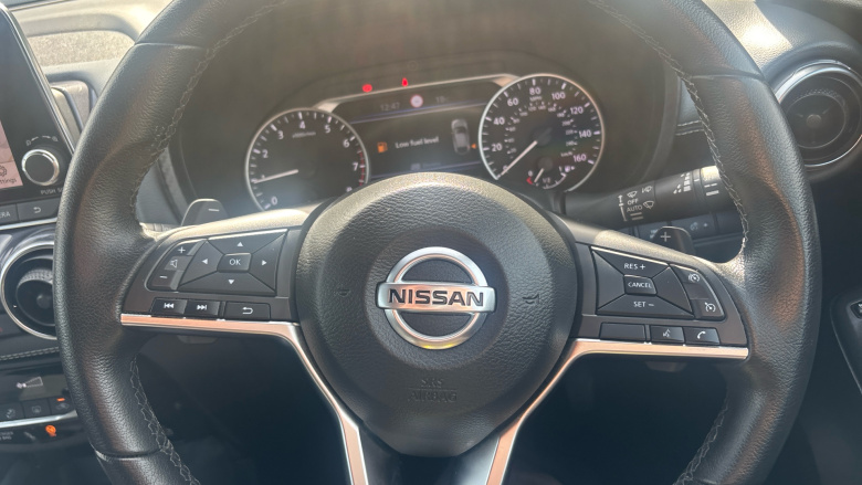 Nissan Juke 1.0 DiG-T 114 N-Connecta 5dr DCT Petrol Hatchback